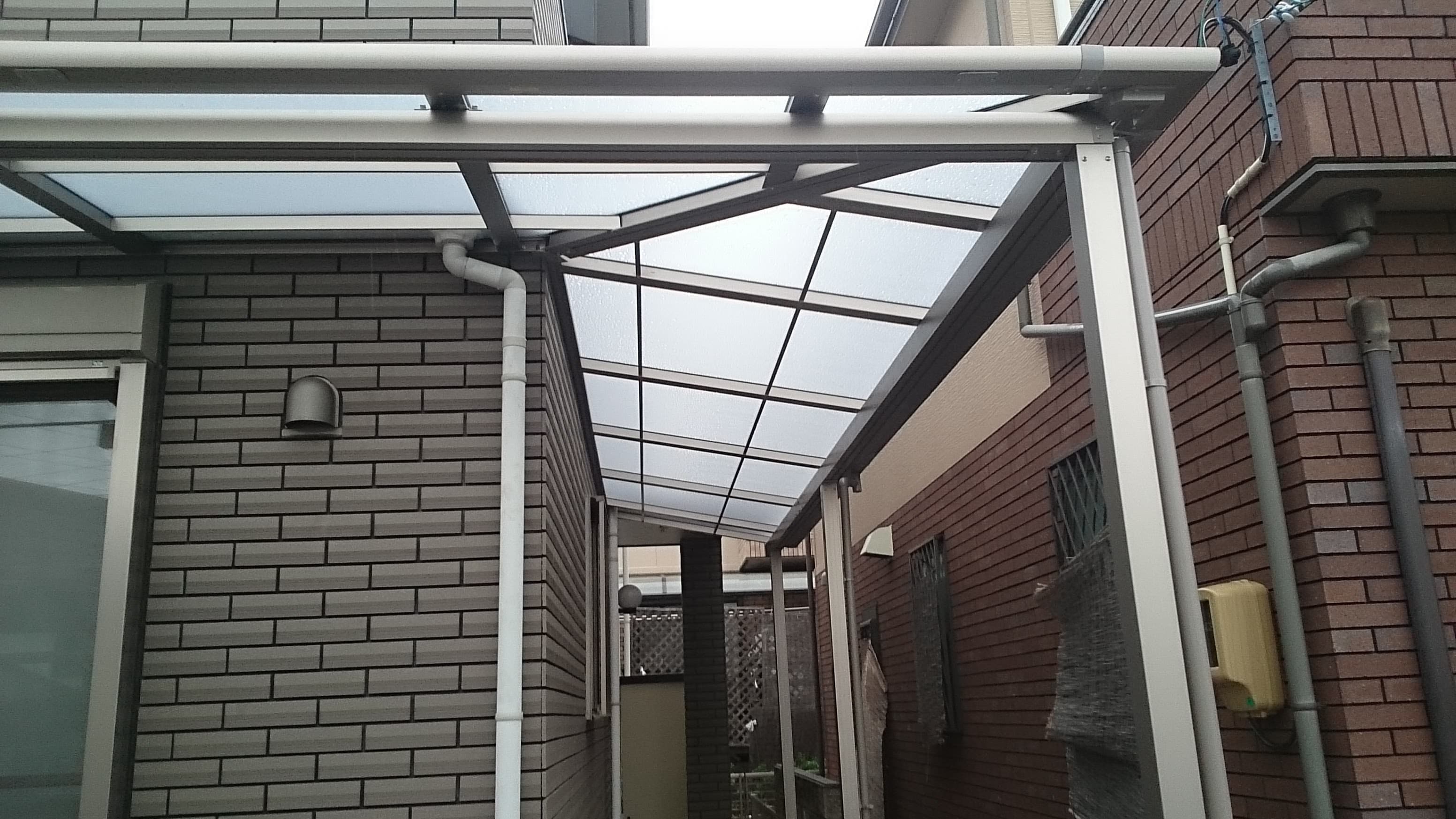 テラス新設工事 | 桑名市のエクステリア工事ならイズ美