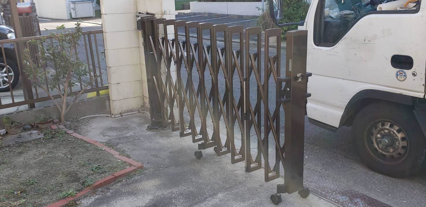 カーテンゲート取替工事 | 桑名市のエクステリア工事ならイズ美