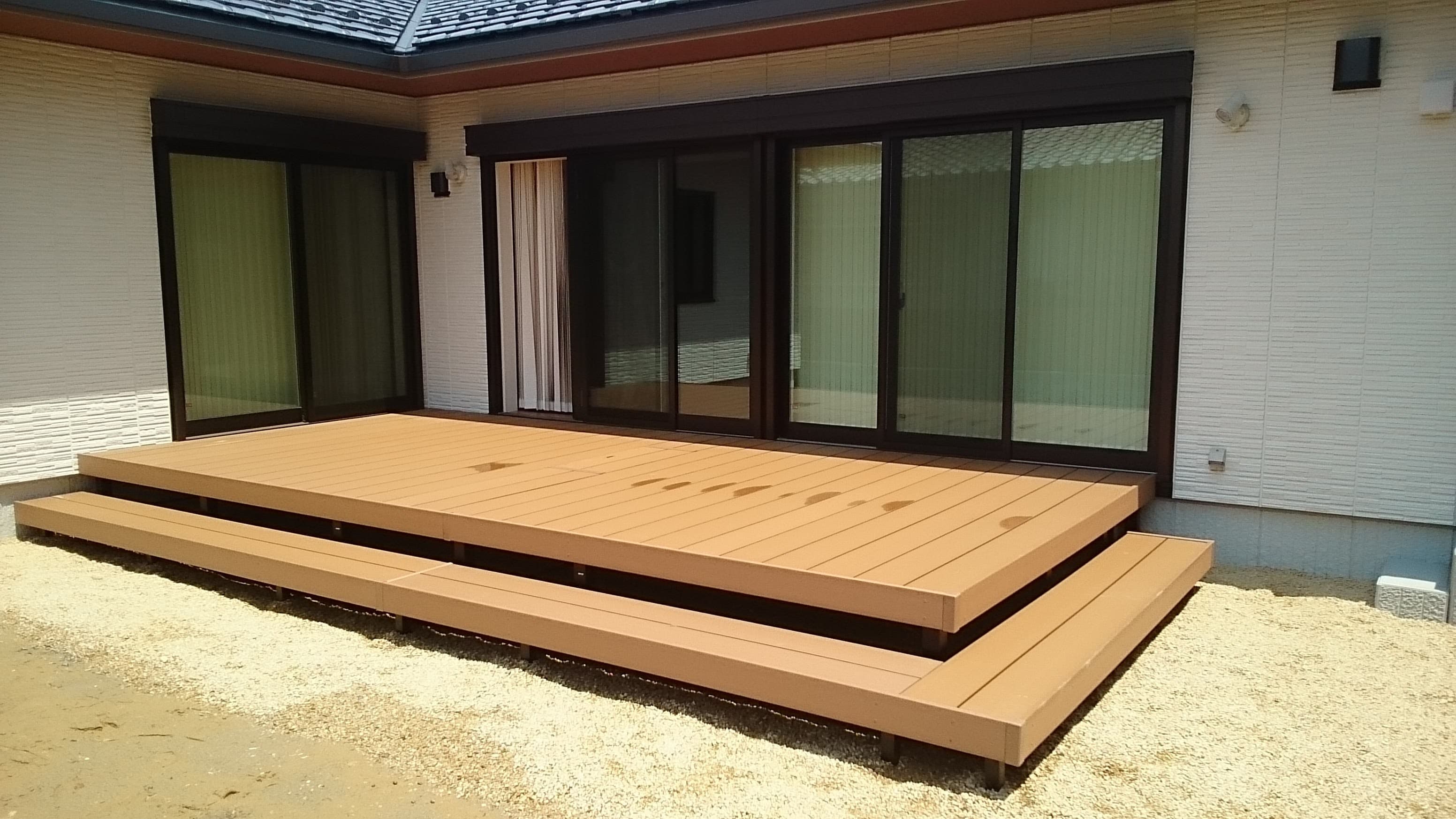 ウッドデッキ設置工事 | 桑名市のエクステリア工事ならイズ美