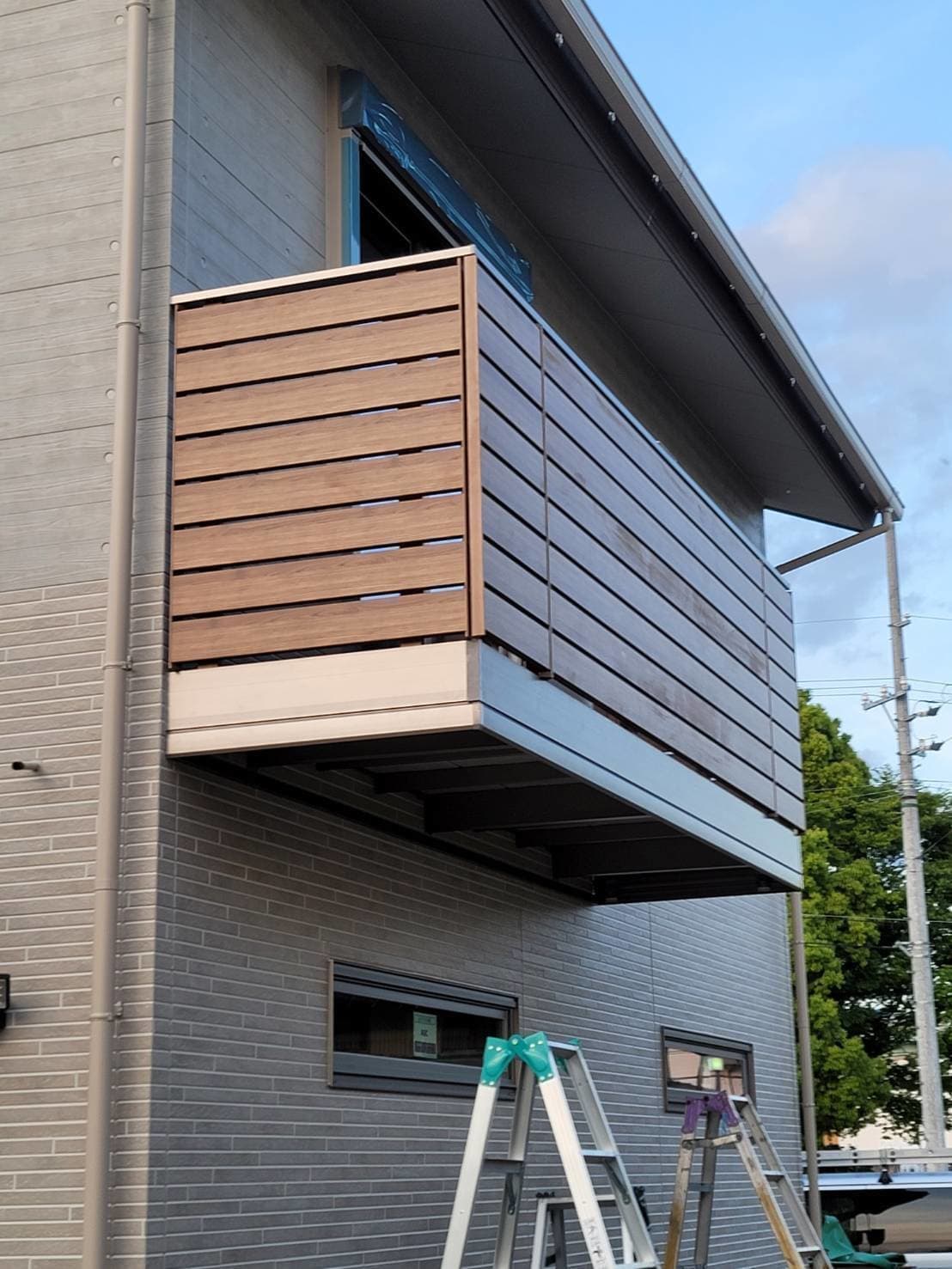 バルコニー新設 | 桑名市のエクステリア工事ならイズ美