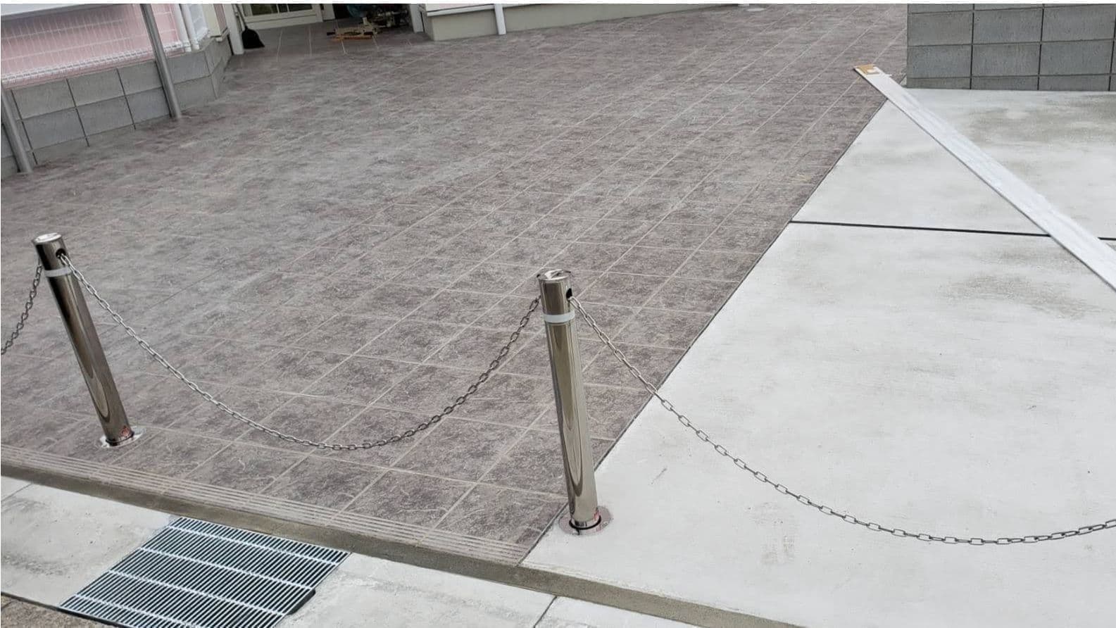 駐車場ポール設置 桑名市 | 桑名市でエクステリア工事ならイズ美