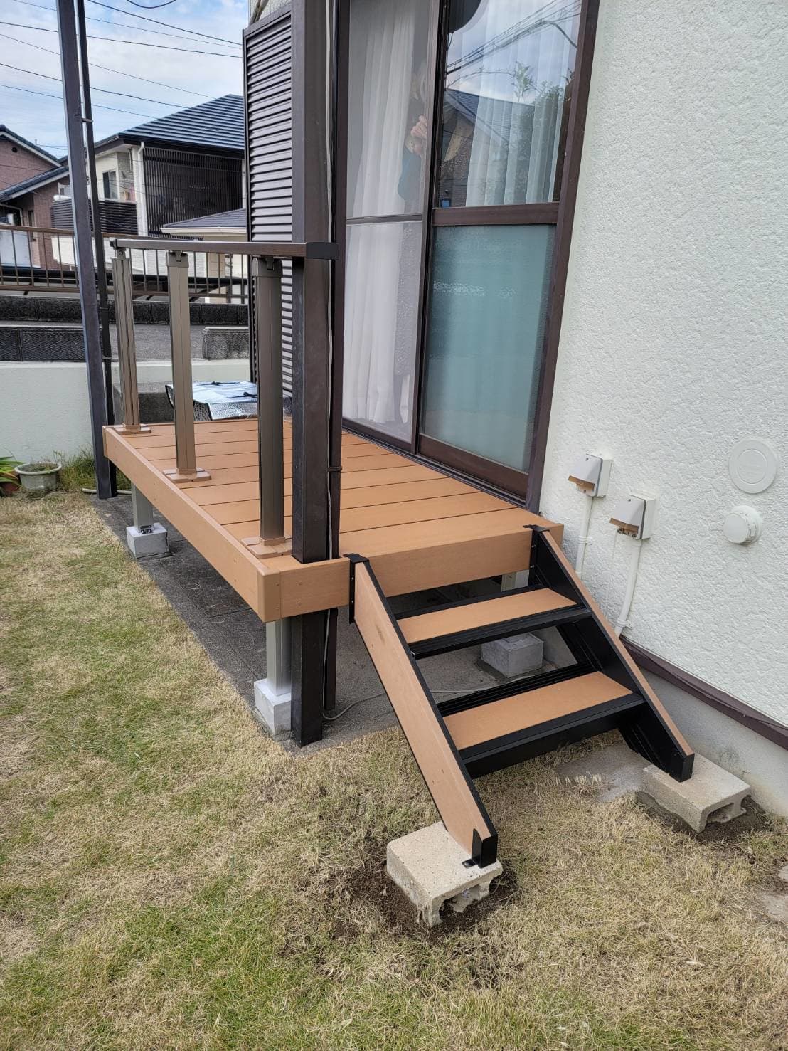 ウッドデッキ設置 | 桑名市のエクステリア工事ならイズ美