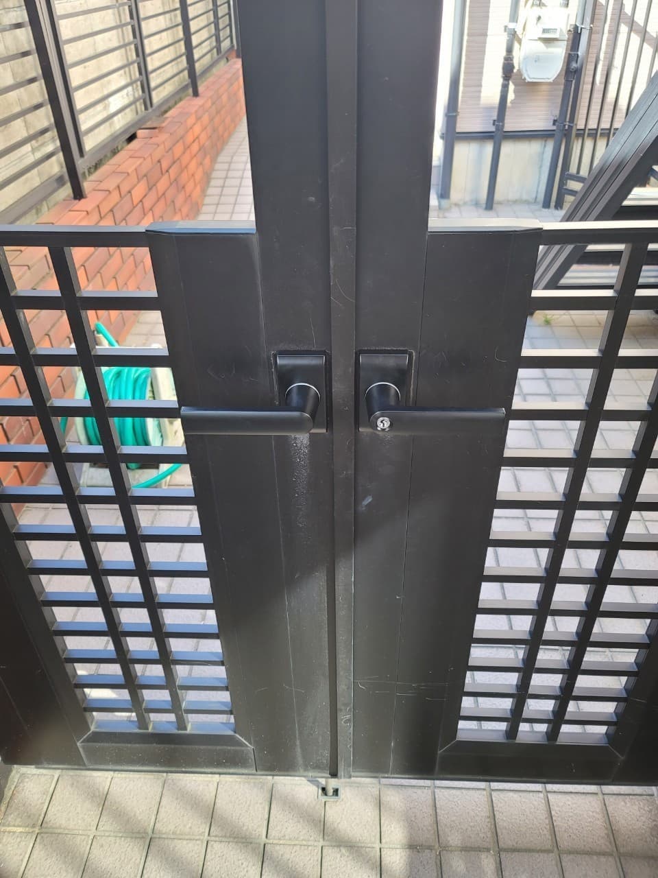 門扉把手の取替え | 桑名市のエクステリア工事ならイズ美