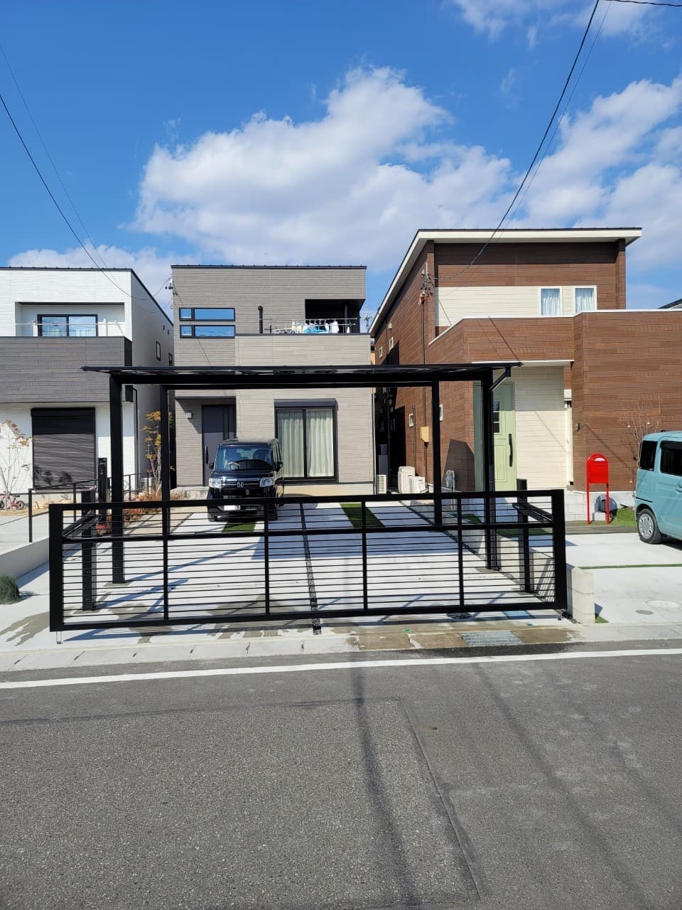 跳ね上げゲート・カーポート設置 | 桑名市のエクステリア工事ならイズ美